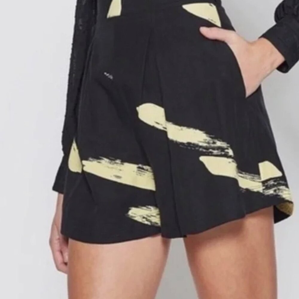 EUC Joie Benedita Brushstroke Patterned Shorts In Caviar Gold Black Petite 00 XS